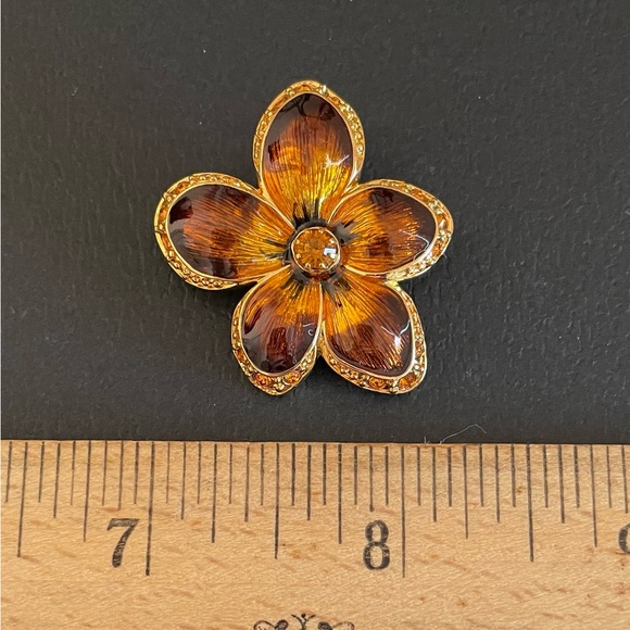Vintage Joan Rivers Gold Plated Flower Brooch With Enamel And Swarovski Crystal - Picture 3 of 6